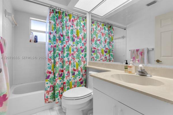 North Gate, 527 SE 27th Dr, Homestead, Florida 33033, image 2