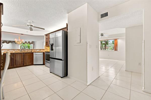 7647 Granville Dr #212, Tamarac, Florida 33321, image 3