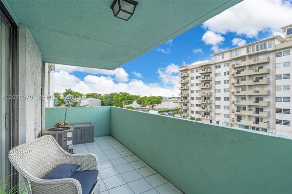 Imperial Terraces, 1825 W 44th Pl #401, Hialeah, Florida 33012, image 3