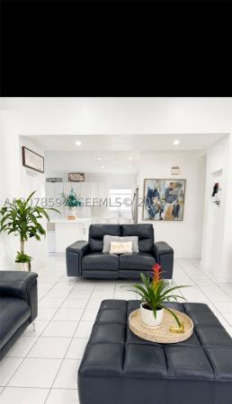 16529 SW 98th Ter, Unincorporated Dade County, Florida 33196, image 2