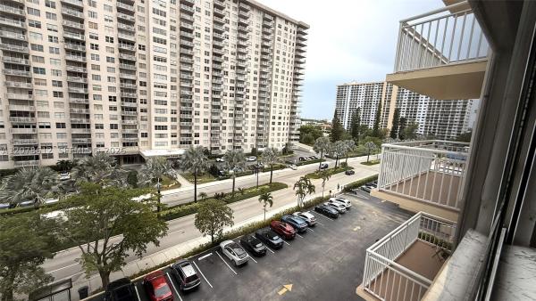 Winston Towers 200, 251 174th St #608, Sunny Isles Beach, Florida 33160, image 2