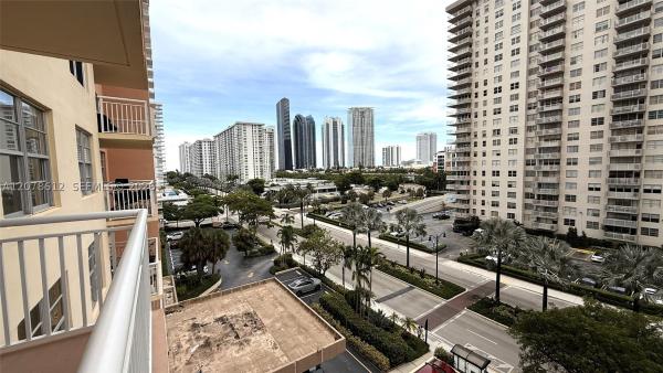 Winston Towers 200, 251 174th St #608, Sunny Isles Beach, Florida 33160, image 2