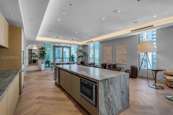 121 NE 5th St #2708, Miami, Florida 33132, image 2