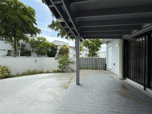 746 NW 105th Pl #A6, Unincorporated Dade County, Florida 33172, image 2