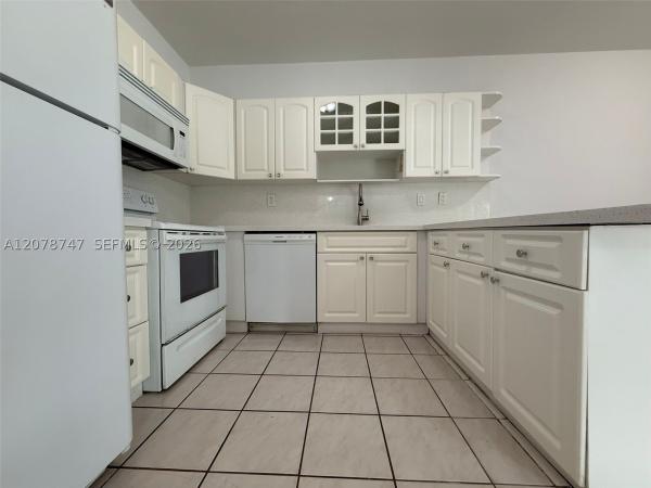 746 NW 105th Pl #A6, Unincorporated Dade County, Florida 33172, image 3