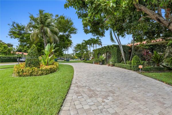 6811 SW 48th Ter, Unincorporated Dade County, Florida 33155, image 2