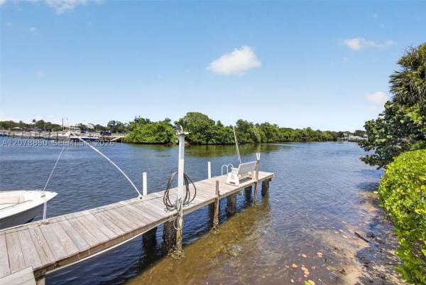 Lori Lynn, 725 Hummingbird Way #109, North Palm Beach, Florida 33408, image 1