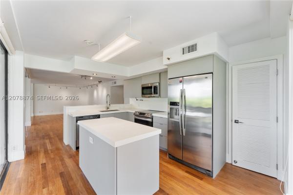 Grove Towers, 2843 S Bayshore Dr #3F, Miami, Florida 33133, image 3