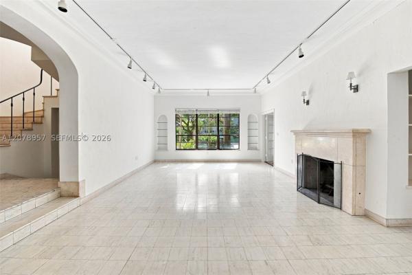 Beach View, 5680 Pine Tree Dr, Miami Beach, Florida 33140, image 2