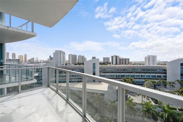 Uptown Marina Lofts, 3029 NE 188th St #1021, Aventura, Florida 33180, image 3