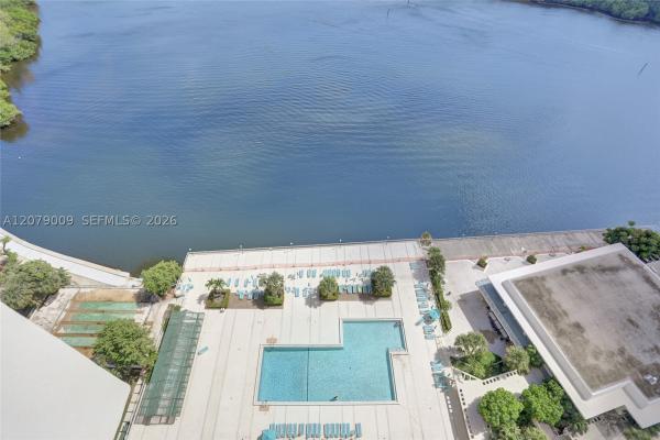 Arlen House Central, 300 Bayview Dr #PH-10, Sunny Isles Beach, Florida 33160, image 2