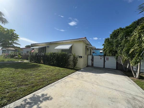 Washington Heights, 2463 Dewey St, Hollywood, Florida 33020, image 2