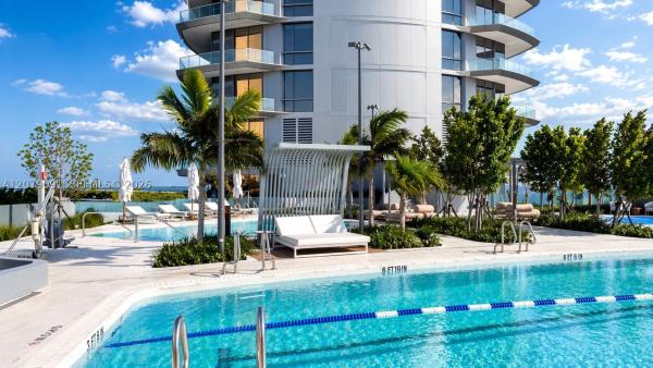 Una Residences, 175 SE 25th Rd #504, Miami, Florida 33131, image 1