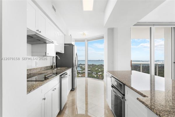 Blue Diamond, 4779 Collins Ave #2707, Miami Beach, Florida 33140, image 2
