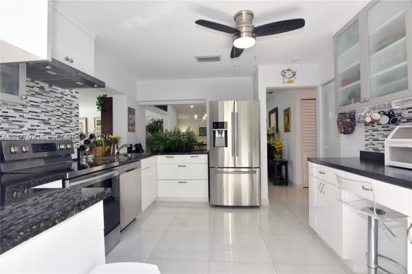 11744 SW 133rd Ct, Unincorporated Dade County, Florida 33186, image 2