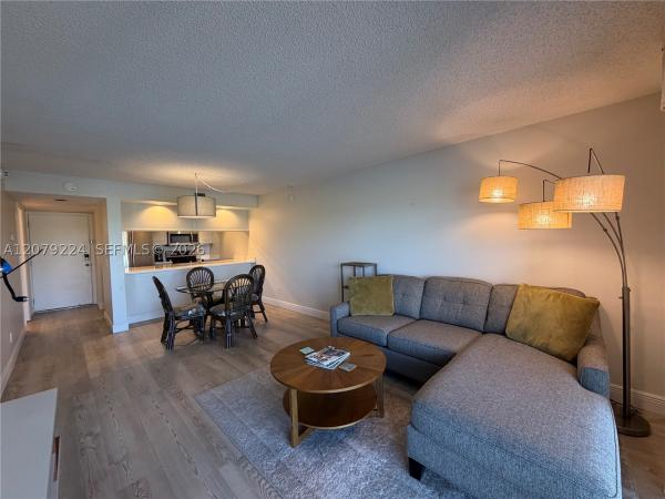 40 NE Plantation Rd #207, Fort Pierce, Florida 34996, image 3