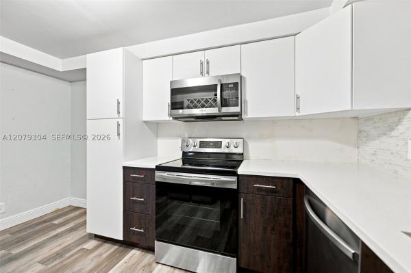 Country Club Village, 16325 Golf Club Rd #104, Weston, Florida 33326, image 1