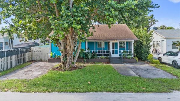 Hollywood Little Ranches, 2434 Lincoln St, Hollywood, Florida 33020, image 3