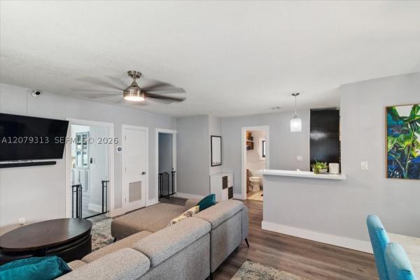Hollywood Little Ranches, 2434 Lincoln St, Hollywood, Florida 33020, image 2