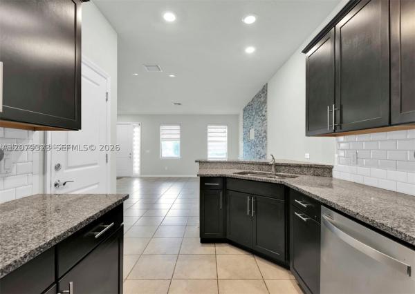 Parkview At Hillcrest, 1240 Eucalyptus Dr #2, Hollywood, Florida 33021, image 3