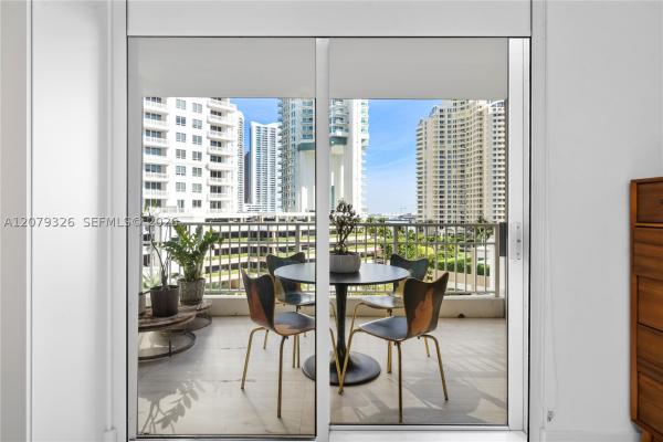 Courvoisier Courts, 701 Brickell Key Blvd #707, Miami, Florida 33131, image 1