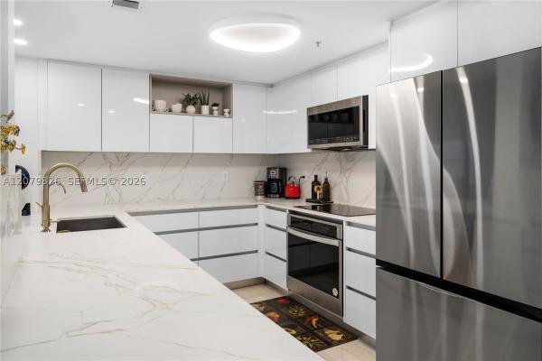 Courvoisier Courts, 701 Brickell Key Blvd #707, Miami, Florida 33131, image 3