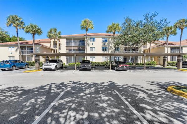 Pinehurst Club, 450 S Park Rd #5-105, Hollywood, Florida 33021, image 1