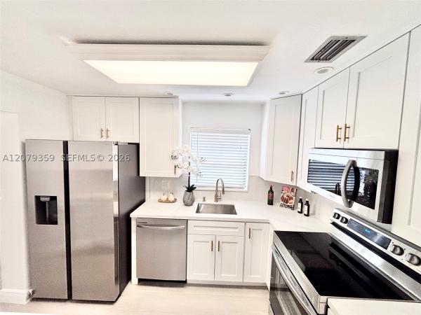 The Meadows Of Crystal Lake, 2377 SW 16th Dr, Deerfield Beach, Florida 33442, image 3