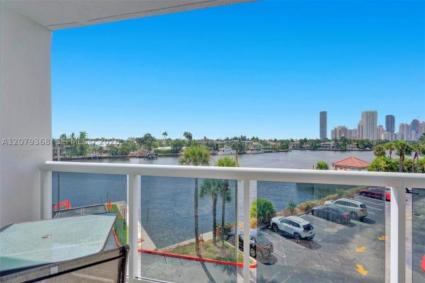 Waterview 2, 20515 E Country Club Dr #346, Aventura, Florida 33180, image 2