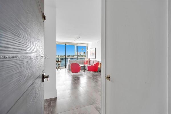 Waterview 2, 20515 E Country Club Dr #346, Aventura, Florida 33180, image 1