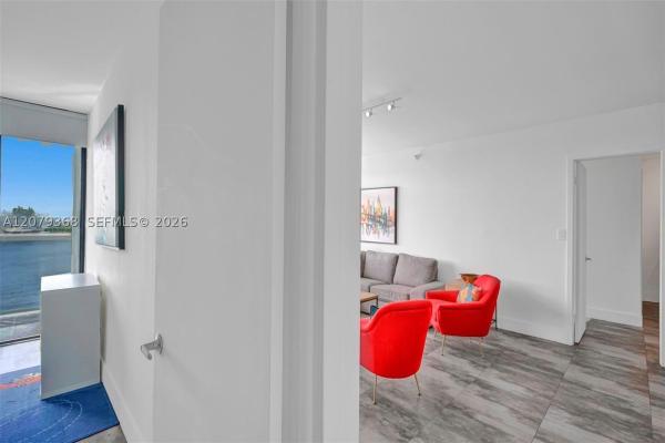 Waterview 2, 20515 E Country Club Dr #346, Aventura, Florida 33180, image 3
