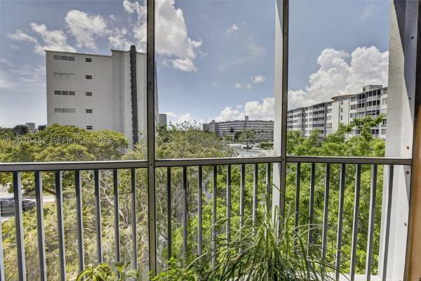 1770 NE 191st St #401-1, Unincorporated Dade County, Florida 33179, image 2