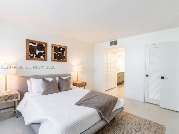 Arlen Beach, 5701 Collins Ave #307, Miami Beach, Florida 33140, image 3