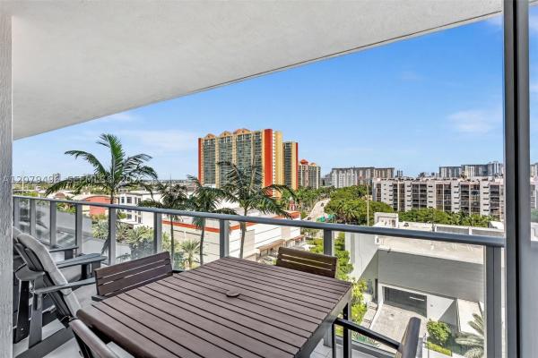 Parque Towers, 300 Sunny Isles Blvd #4-805, Sunny Isles Beach, Florida 33160, image 1