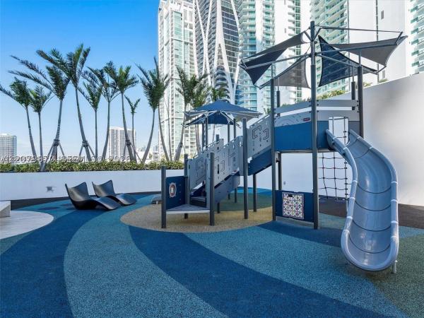 Paramount Miami Worldcenter, 851 NE 1st Ave #4109, Miami, Florida 33132, image 2