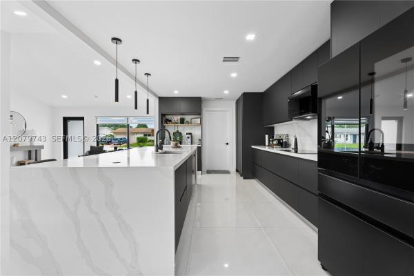 Westview, 620 NW 98th Ave, Pembroke Pines, Florida 33024, image 3