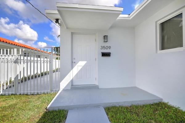 Miami Suburban Acres, 3507 SW 23rd Ter #3509, Miami, Florida 33145, image 3
