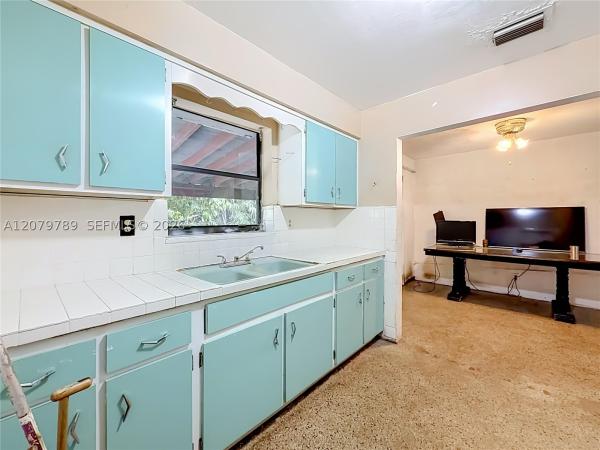 5661 Allen St, Hollywood, Florida 33021, image 3