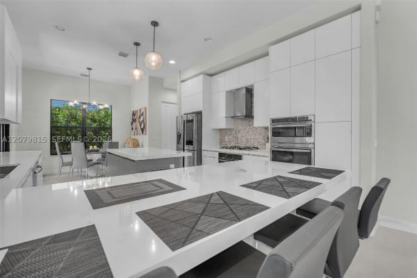 Chateaux At MiraLago, 8840 Waterview Ter, Parkland, Florida 33076, image 2