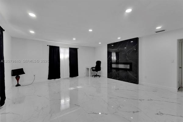 860 NW 207th St, Miami Gardens, Florida 33169, image 1