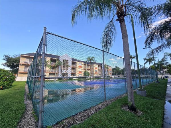 18860 NW 57th Ave #305, Hialeah, Florida 33015, image 3
