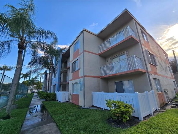 18860 NW 57th Ave #305, Hialeah, Florida 33015, image 2