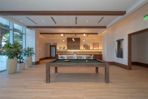 2411 Laguna Cir #810, North Miami, Florida 33181, image 3