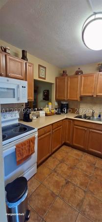 2728 N Garden Dr N #112, Lake Worth, Florida 33461, image 2