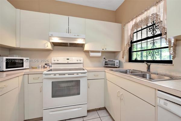 Durham Terrace, 4051 NW 5th St, Miami, Florida 33126, image 2