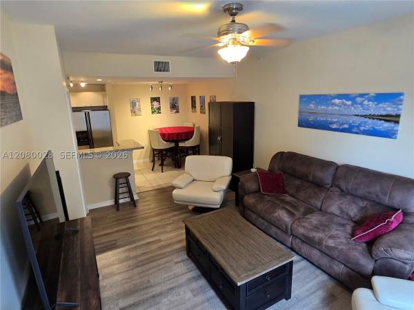 Village East, 2107 SE 10th Ave #818, Fort Lauderdale, Florida 33316, image 2