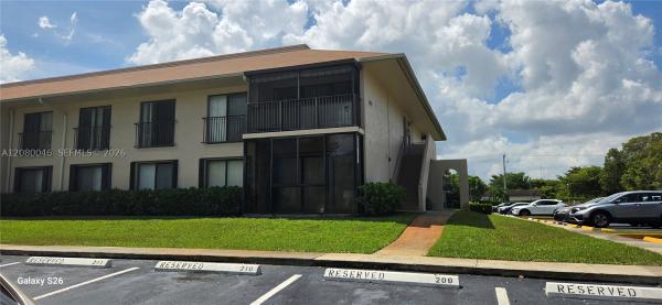 Hampton Court, 5981 Washington St #206, Hollywood, Florida 33023, image 3