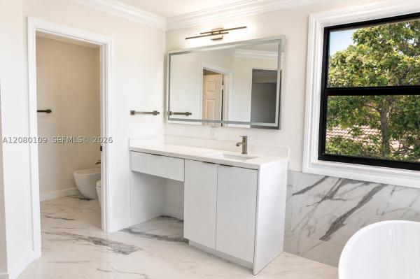 Victoria Pointe, 1672 Victoria Pointe Cir, Weston, Florida 33327, image 2