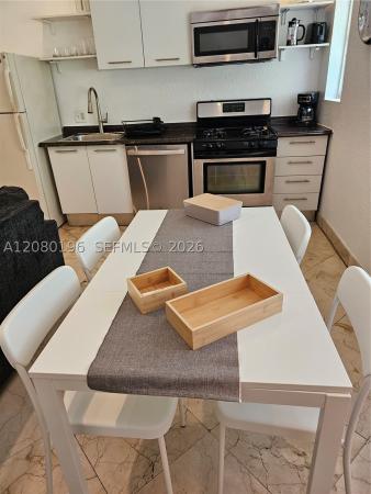 The Bayliss, 500 14th St #203, Miami Beach, Florida 33139, image 1