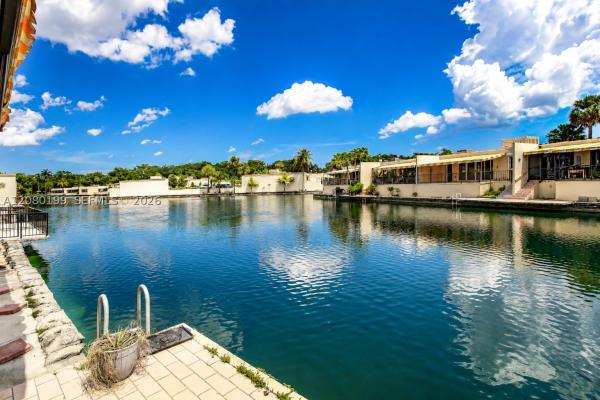 Loch Lomond West, 7020 Crown Gate Dr, Miami Lakes, Florida 33014, image 2